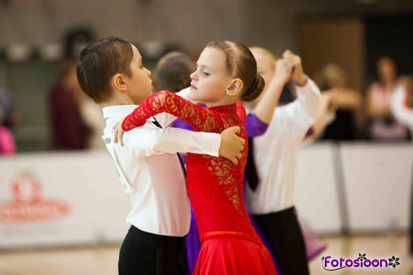 Открывается новая группа бальных танцев для детей 6-10 лет